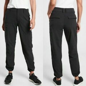 ATHLETA Trekkie Utility Cargo Pant Black Hiking Outdoor Travel Size 14 Petite